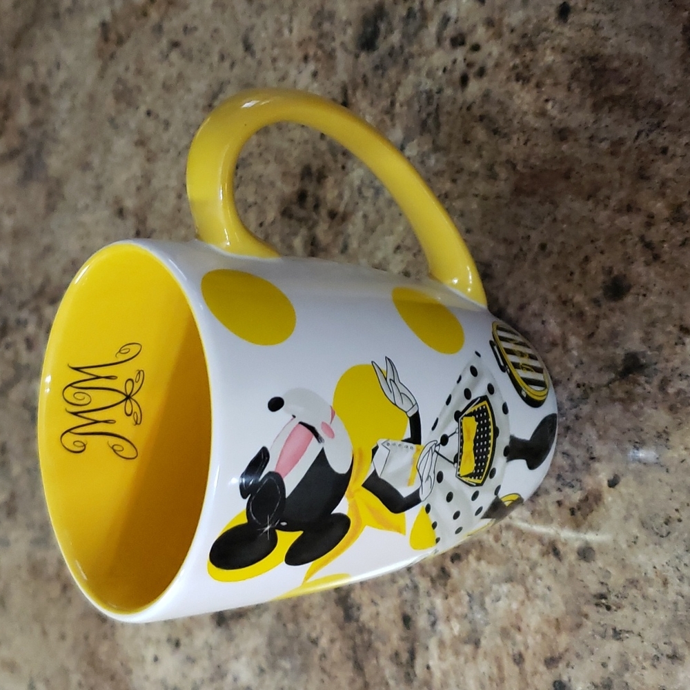 MINNIE MOUSE YELLOW POLKA DOT MUG